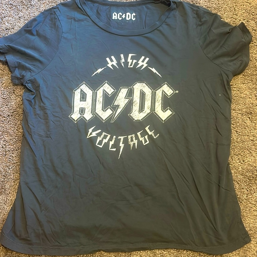 ✨Vintage AC/DC tee✨